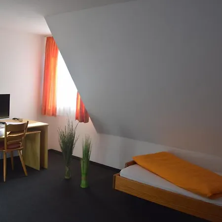 Готель Hotel-gasthof Roessle 2*